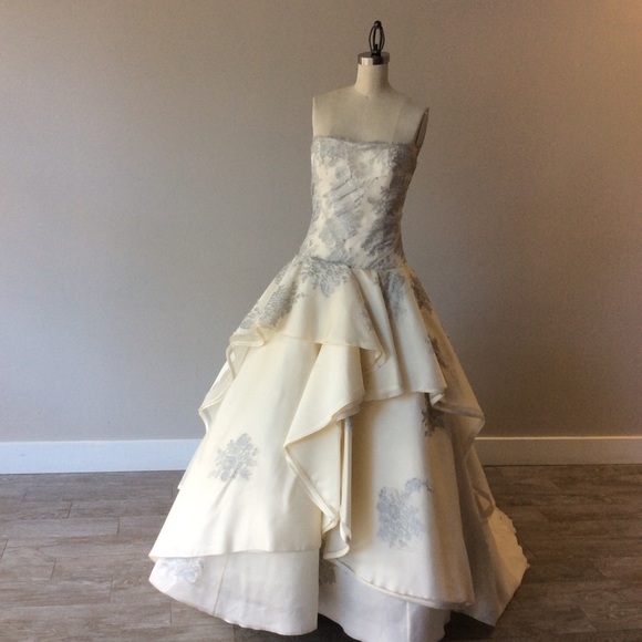 Rivini Wedding Dress Designer Size 8 - Picture 1 of 3